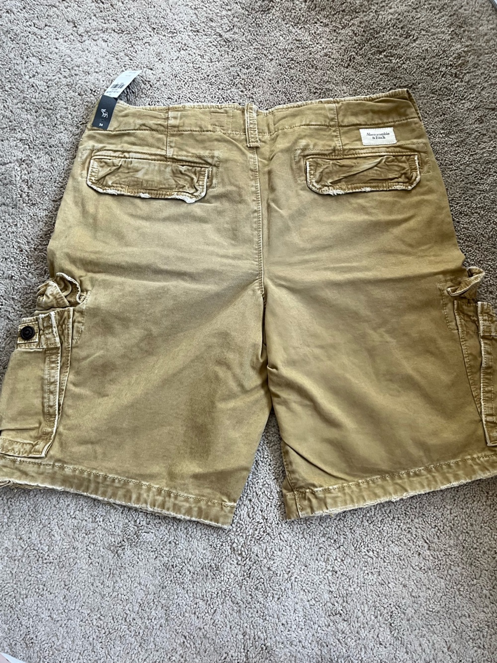 Abercrombie and Fitch Men’s Cargo Shorts - Picture 4 of 4